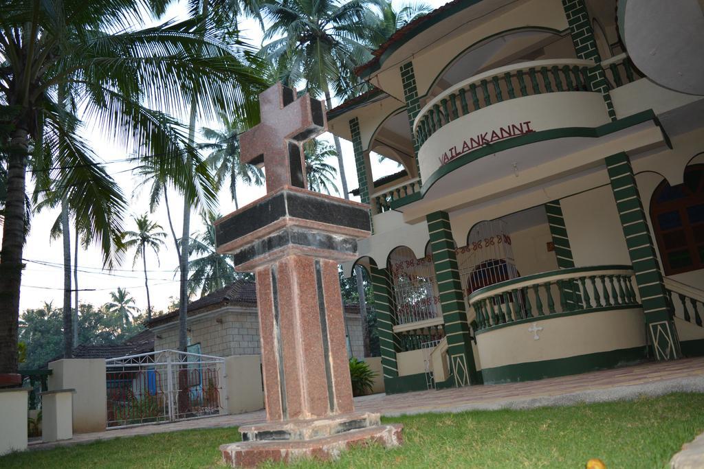 Vailankanni Guesthouse Morjim Exterior photo